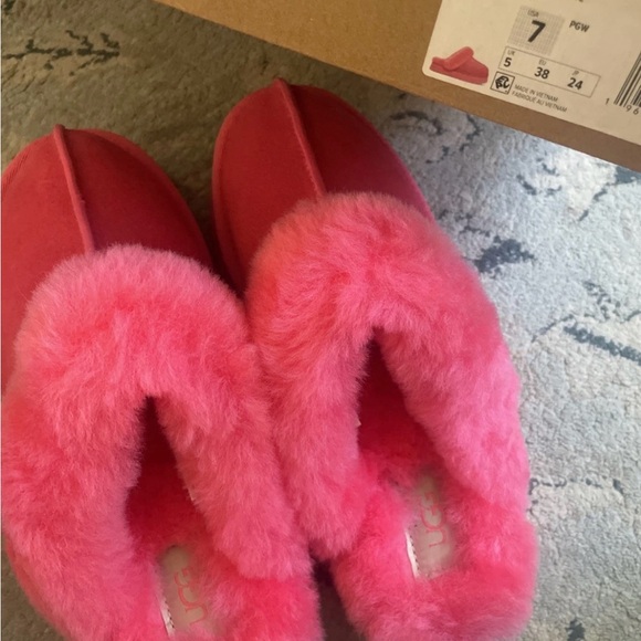 UGG Disquette Sheepskin Platform Slippers- never worn new with box - Picture 1 of 5